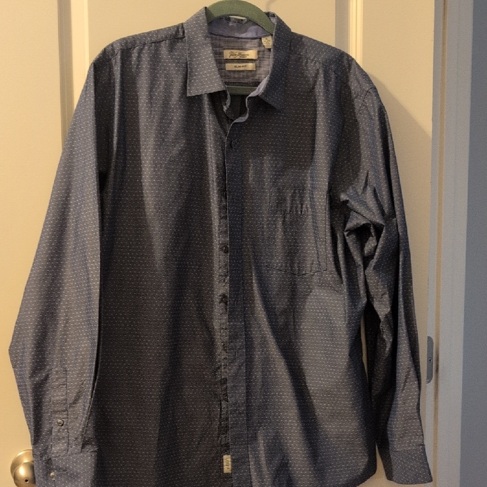Izod Men's Navy Casual Button-Down Shirt